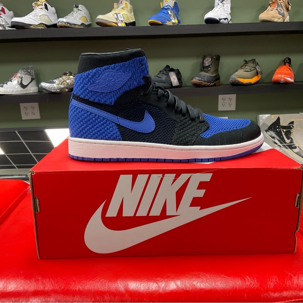 AIR JORDAN 1 RETRO HI FLYKNIT SZ 9.5m ROYALS NEW REPLACEMENT BOX